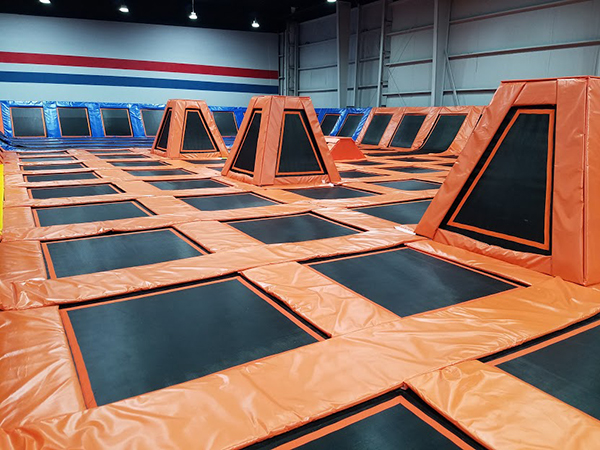 indoor trampoline park free jumping area