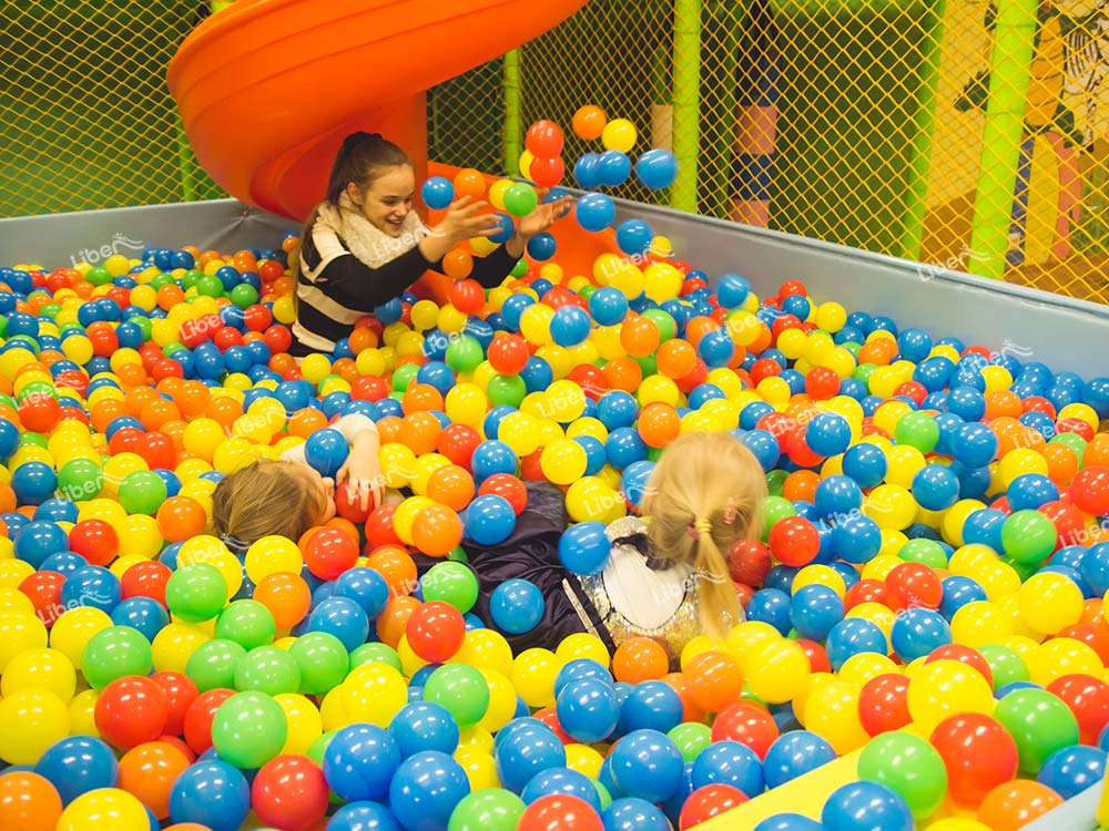 trampoline park-2