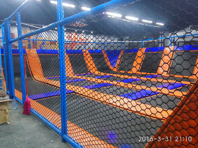 indoor trampoline park 